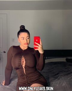 Trinity Pedersen Instagram Big Tits Bisexual Curvy Body