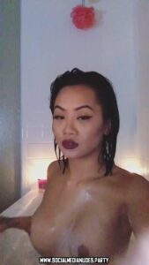 Borin.foreign Thick Bisexual Asian Influencer Medium Breasts